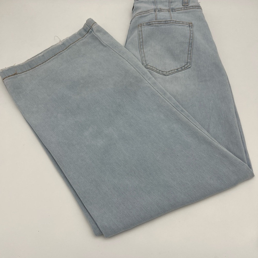 BCBGeneration 3/26 High rise Wide leg Stretch Wide Hem Light Wash Jeans